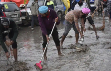 Farmers make their protest waterproof at Singhu border